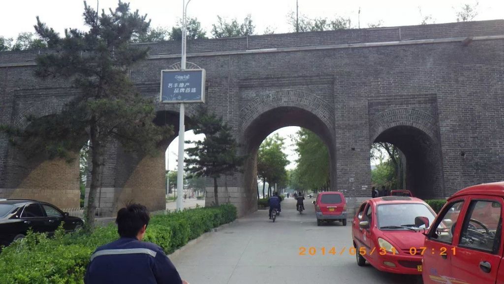 010.jpg